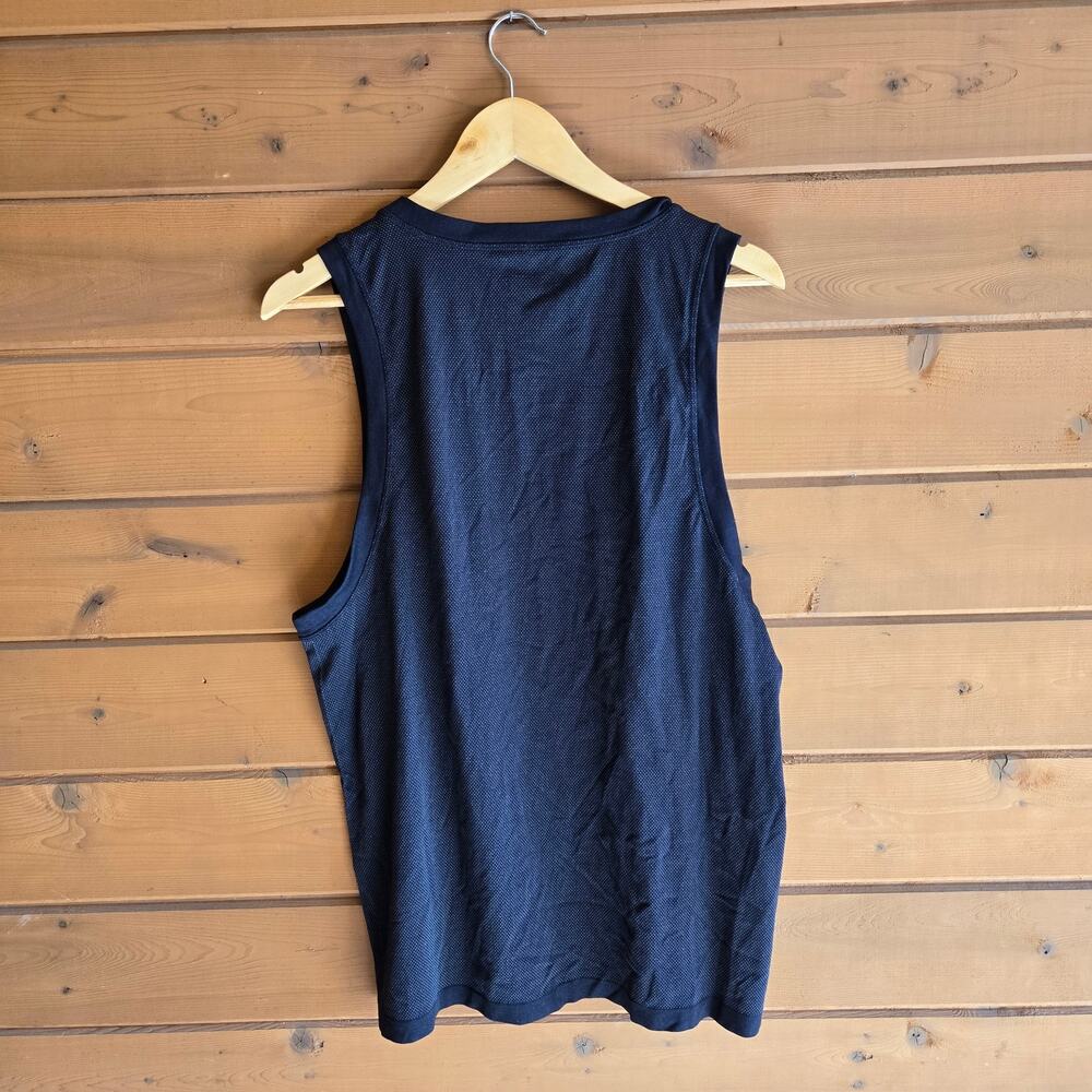 Fabletics Training Day Tank Top Muscle Shirt Black Gradient Seamless Large Gym - Picture 3 of 6